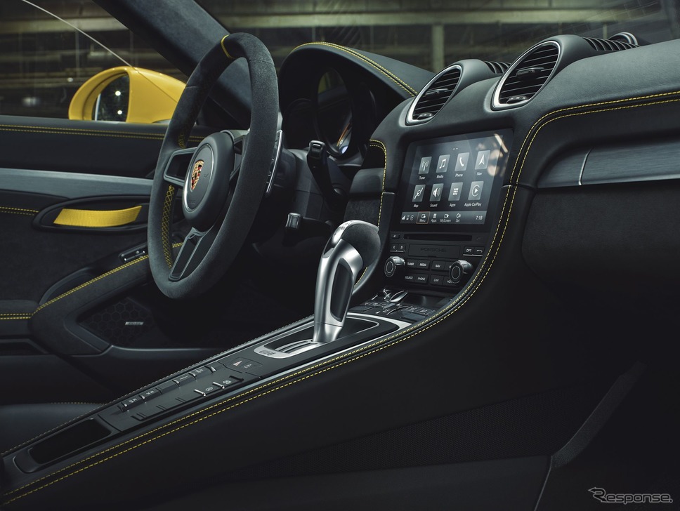 ポルシェ 718 ケイマン GT4 の7速PDK車《photo by Porsche》