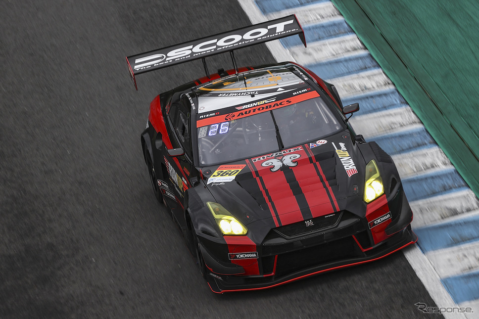 GT300クラスポールポジションの#360 RUNUP RIVAUX GT-R《写真撮影 益田和久》