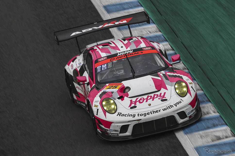 GT300クラス予選2位の#25 HOPPY Porsche《写真撮影 益田和久》