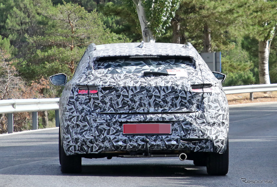 DS 4 後継モデルのプロトタイプ(スクープ写真)《APOLLO NEWS SERVICE》