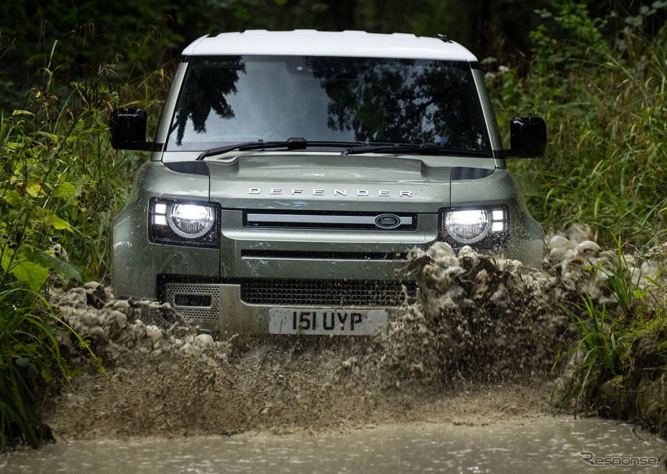 ランドローバー・ディフェンダー 新型のPHV「P400e」《photo by Land Rover》