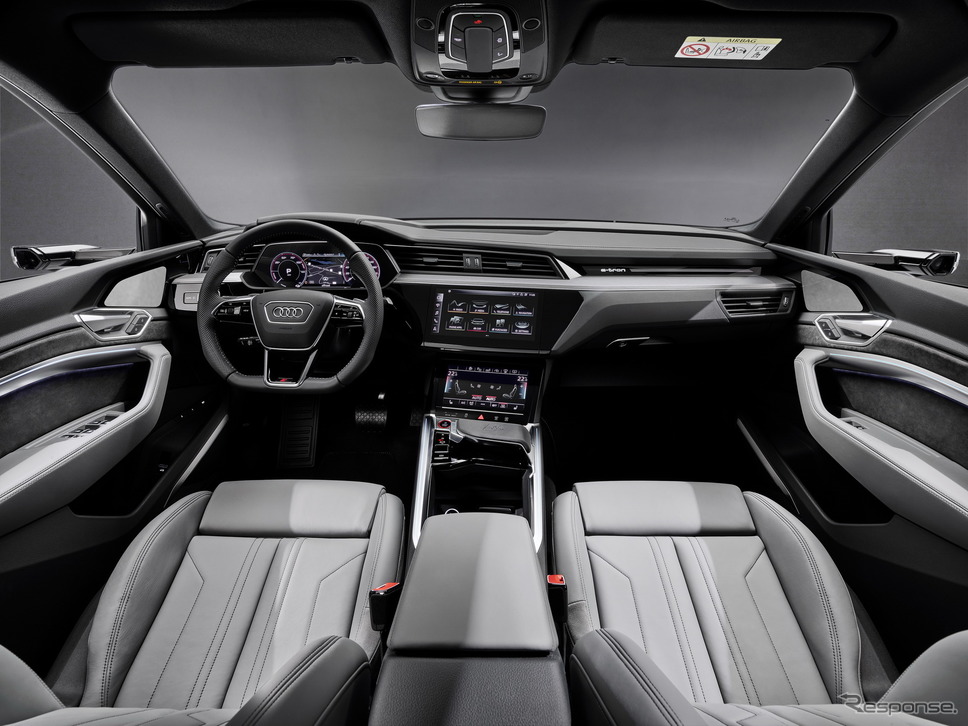 アウディ e-tron S スポーツバック《photo by Audi》