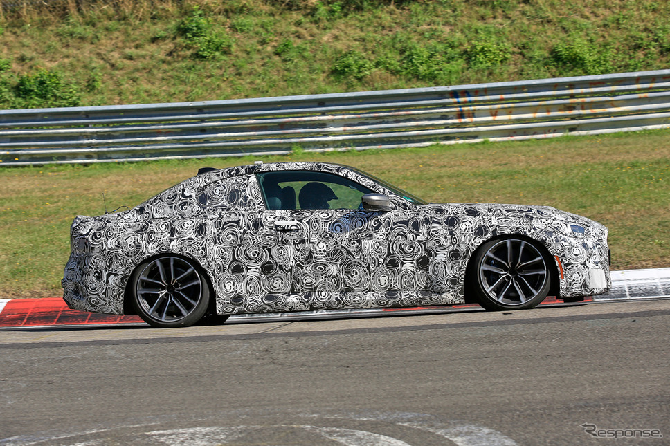 BMW 2シリーズ クーペ 次期型プロトタイプ(スクープ写真)《APOLLO NEWS SERVICE》