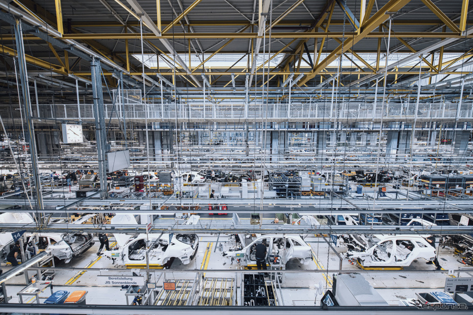 ブレーメン工場、メルセデスベンツGLC、GLCクーペの生産ライン《photo by Daimler》