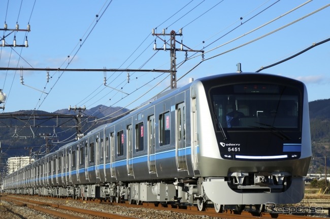 小田急の新型通勤車両、5000形《画像提供 小田急電鉄》