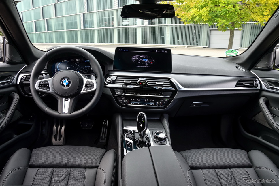 BMW 5シリーズ・セダン 改良新型のPHV「545e xDrive」《photo by BMW》