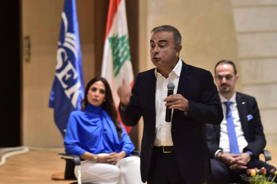 レバノンのカスリス大学で講演するゴーン氏（9月29日）《Photo by Houssam Shbaro/Anadolu Agency via Getty Images/ゲッティイメージズ》