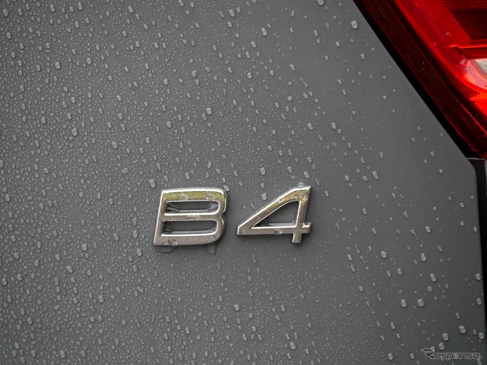 ボルボ XC40 B4モメンタム《写真撮影 中村孝仁》