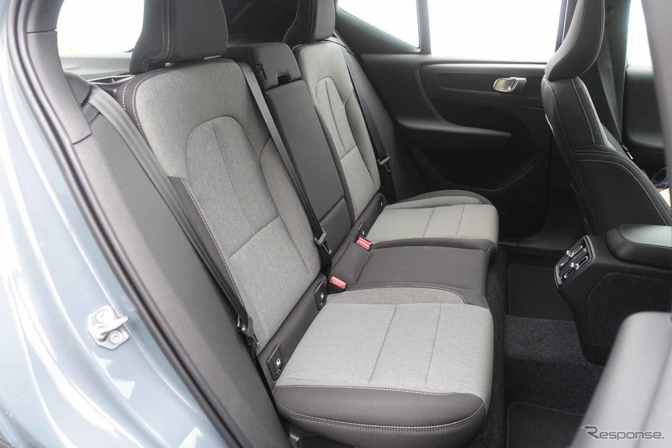 ボルボ XC40 B4モメンタム《写真撮影 中村孝仁》