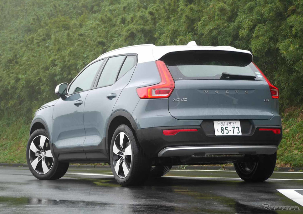ボルボ XC40 B4モメンタム《写真撮影 中村孝仁》