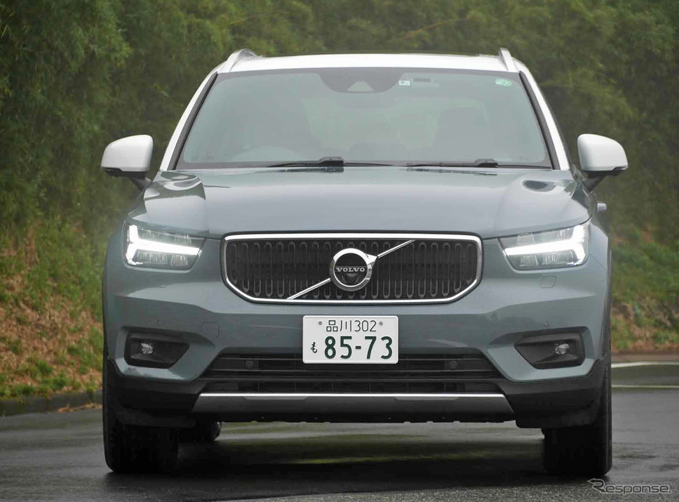 ボルボ XC40 B4モメンタム《写真撮影 中村孝仁》