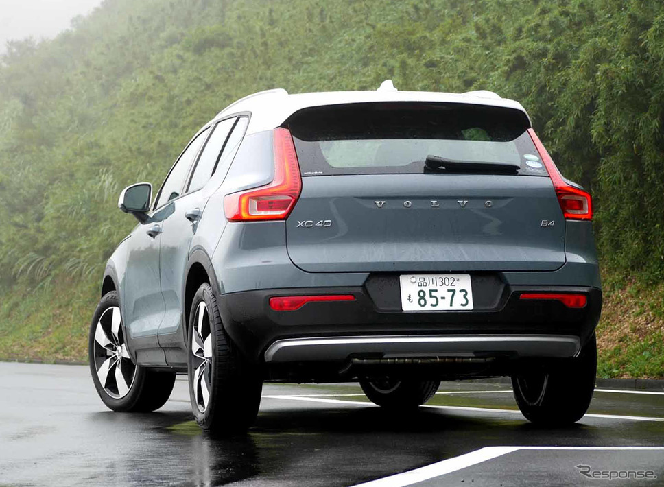 ボルボ XC40 B4モメンタム《写真撮影 中村孝仁》