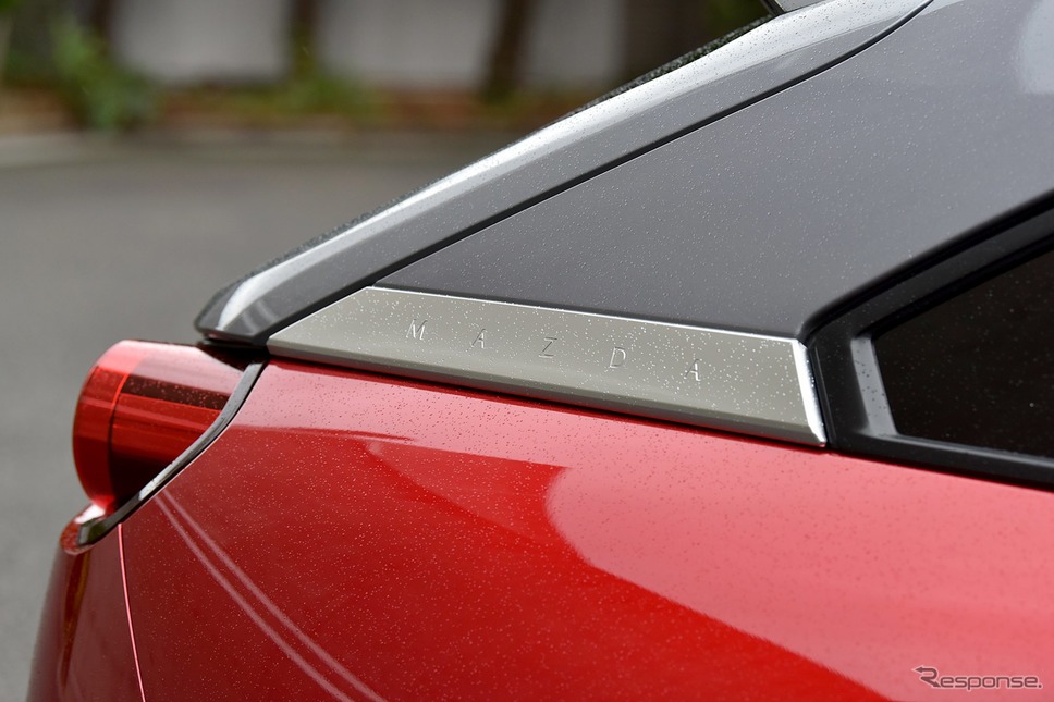 マツダ MX-30 マイルドハイブリッドモデル ソウルレッドクリスタルメタリック(3トーン)《画像 中野英幸》
