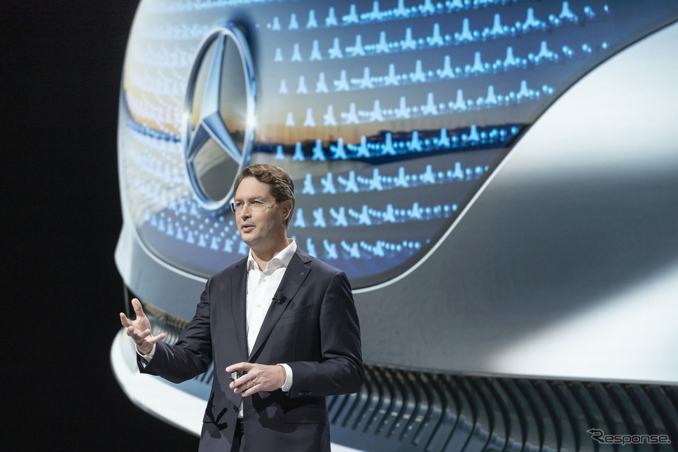 メルセデスベンツの投資家向けバーチャル説明会で電動化の加速を中心にした新戦略を発表するオラ・ケレニウスCEO《photo by Mercedes-Benz》