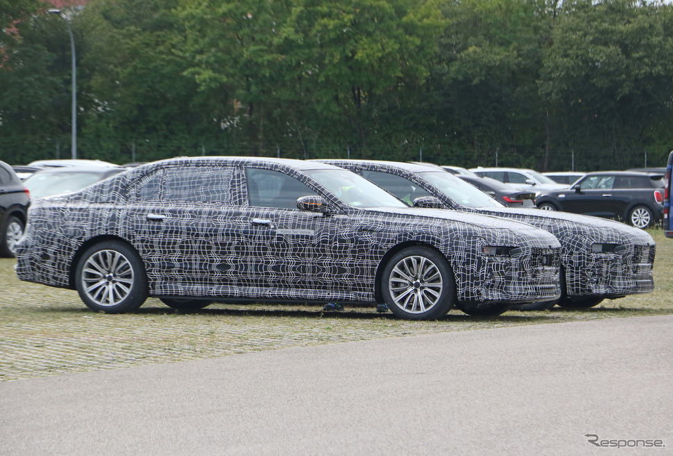 BMW 7シリーズ PHEV次期型プロトタイプ（スクープ写真）《APOLLO NEWS SERVICE》