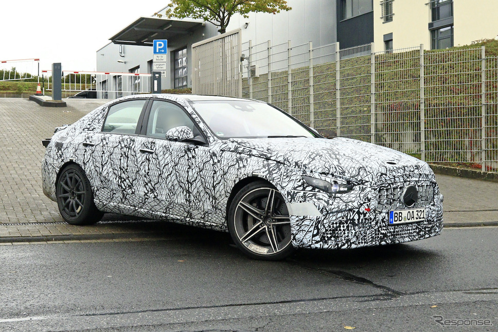 メルセデスAMG C63 次期型プロトタイプ(スクープ写真)《APOLLO NEWS SERVICE》