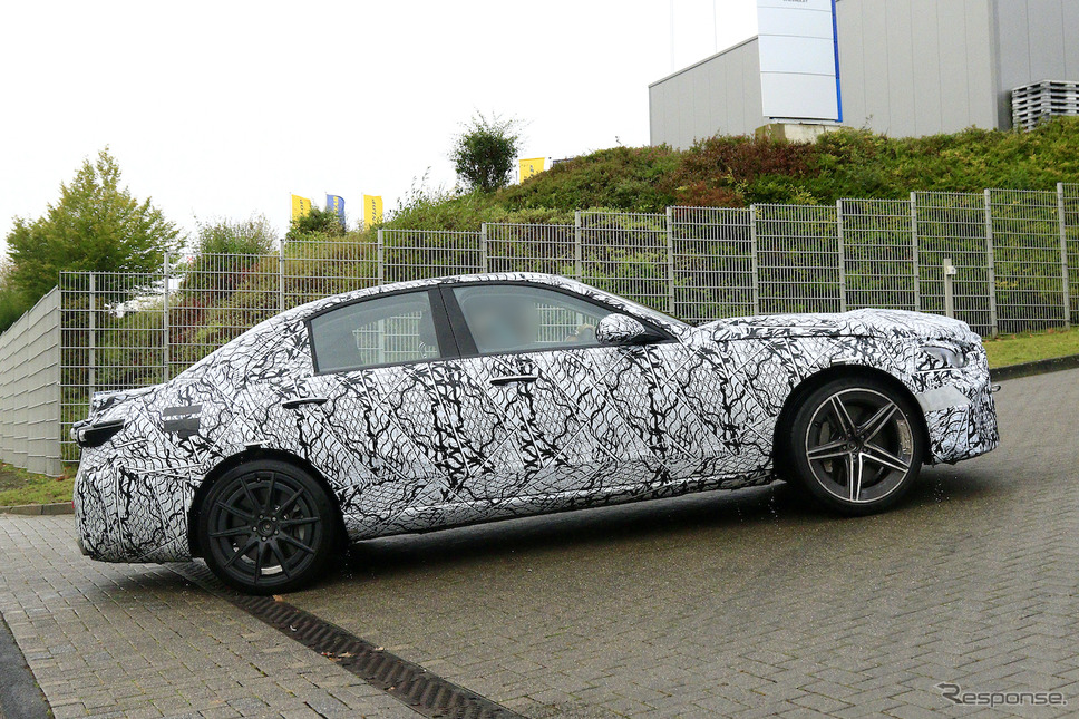 メルセデスAMG C63 次期型プロトタイプ(スクープ写真)《APOLLO NEWS SERVICE》