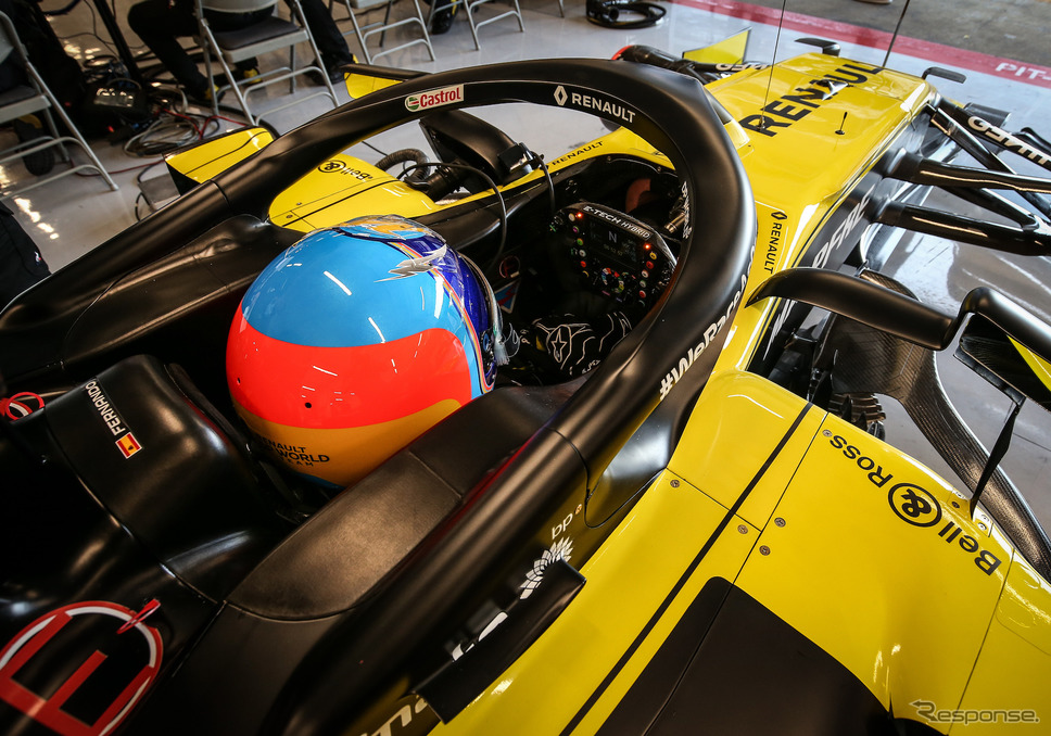 #14 フェルナンド・アロンソがルノーの今季型F1マシンで走行。《写真提供 Renault》