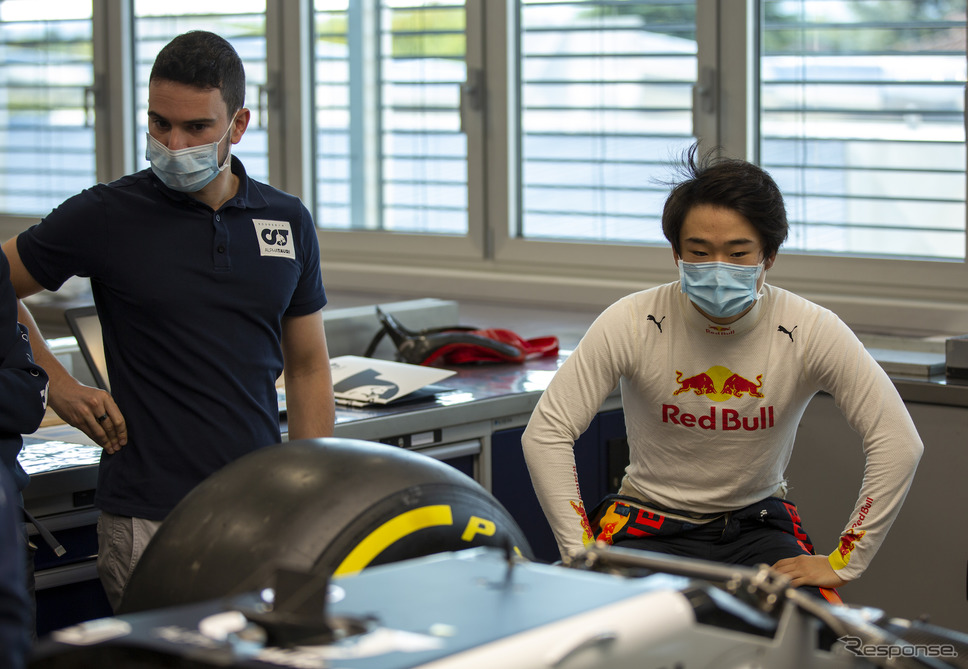 角田裕毅がF1アルファタウリのファクトリーでシート合わせを行なった。《写真提供 Scuderia AlphaTauri / Red Bull》