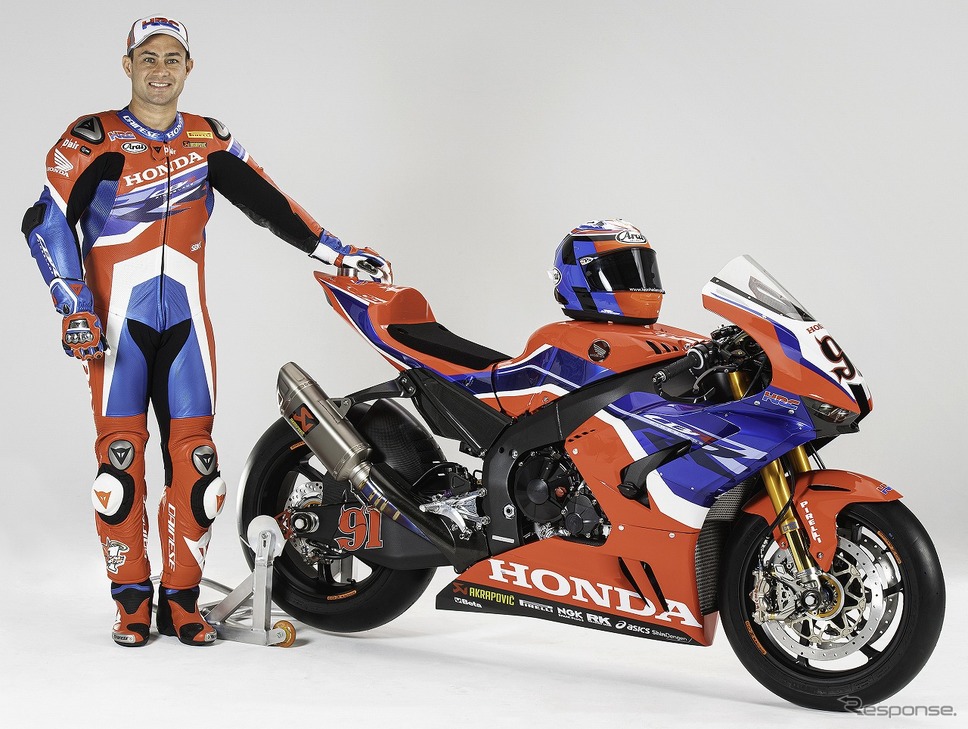レオン・ハスラム選手とCBR1000RR-RW FIREBLADE SP《写真提供 本田技研工業》
