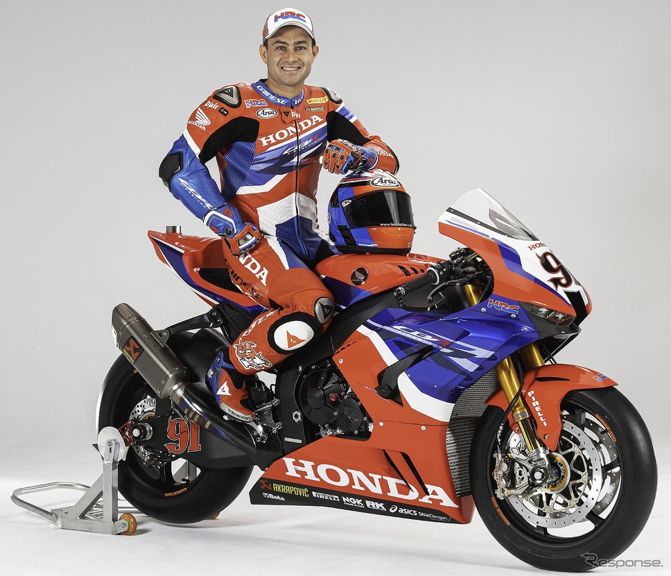 レオン・ハスラム選手とCBR1000RR-RW FIREBLADE SP《写真提供 本田技研工業》