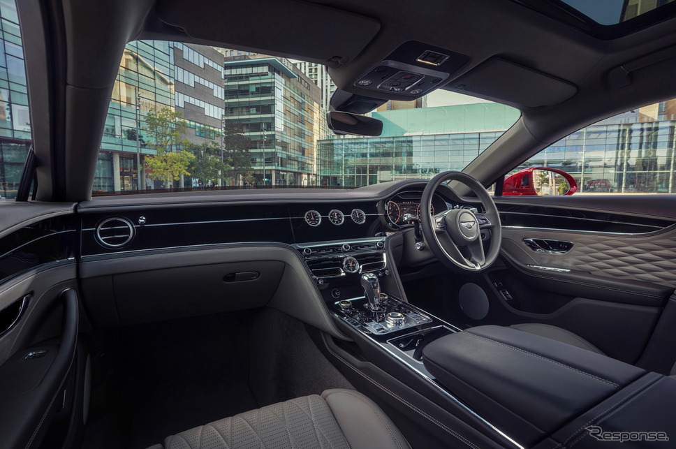 ベントレー・フライングスパー V8 新型《photo by Bentley》
