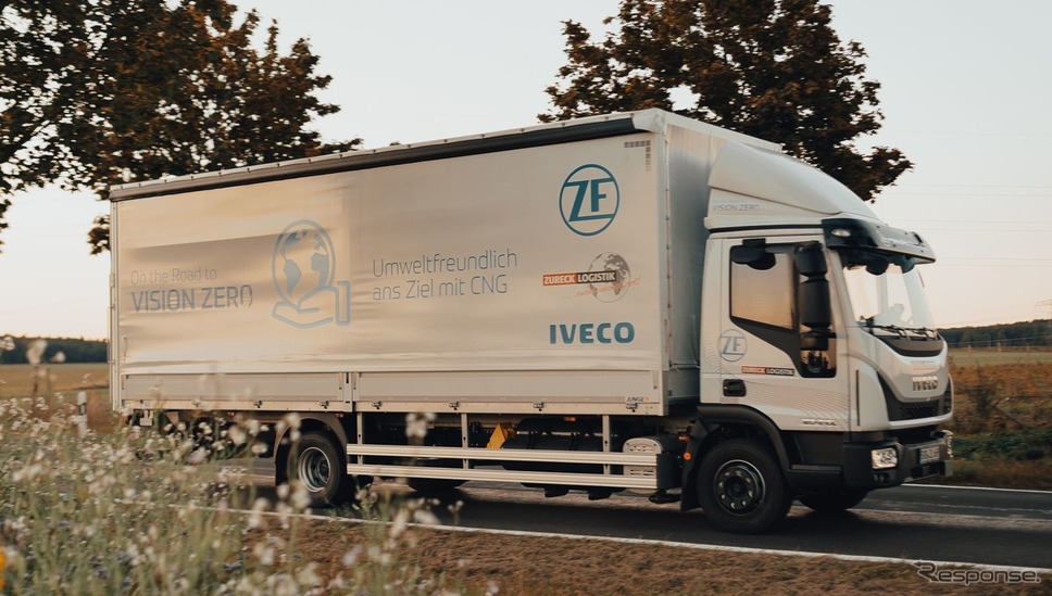 ZFとイヴェコの天然ガストラック《photo by ZF》