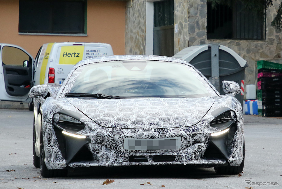 マクラーレンの新型ハイブリッド・スーパーカー(スクープ写真)《APOLLO NEWS SERVICE》