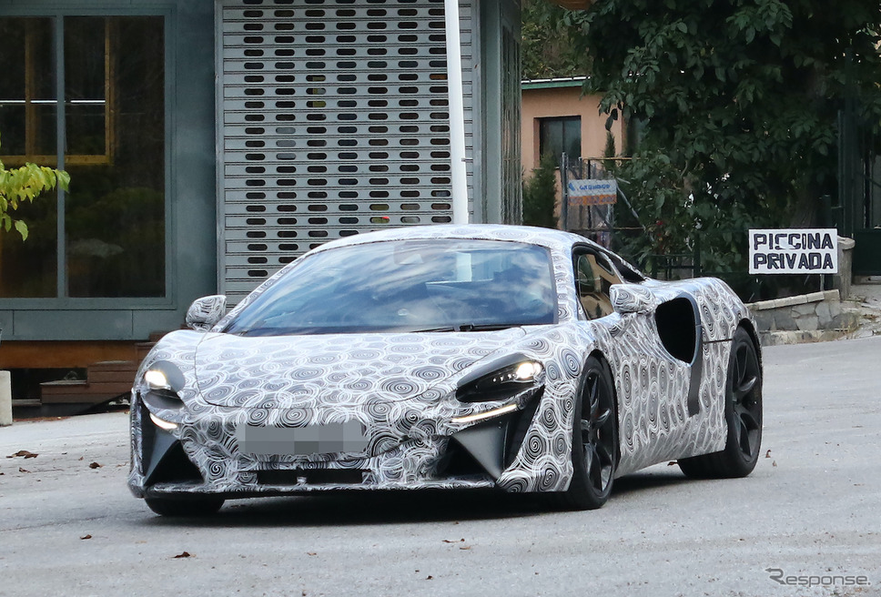 マクラーレンの新型ハイブリッド・スーパーカー(スクープ写真)《APOLLO NEWS SERVICE》