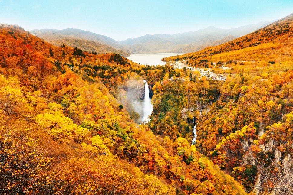 中禅寺湖《写真提供 東武鉄道》