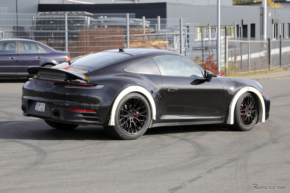 ポルシェ 911 謎の開発車両(スクープ写真)《APOLLO NEWS SERVICE》
