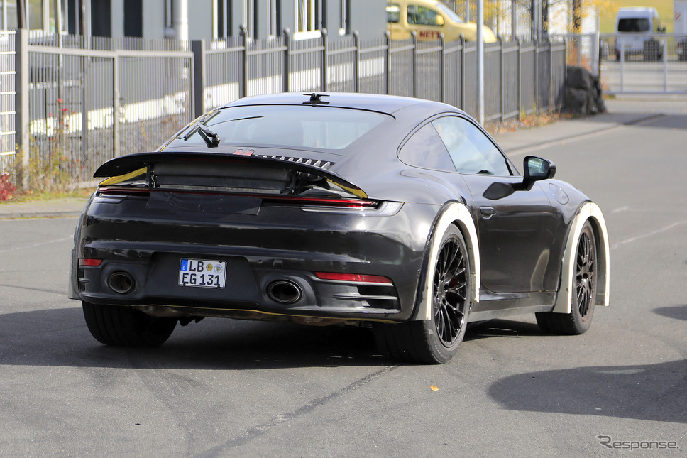ポルシェ 911 謎の開発車両(スクープ写真)《APOLLO NEWS SERVICE》