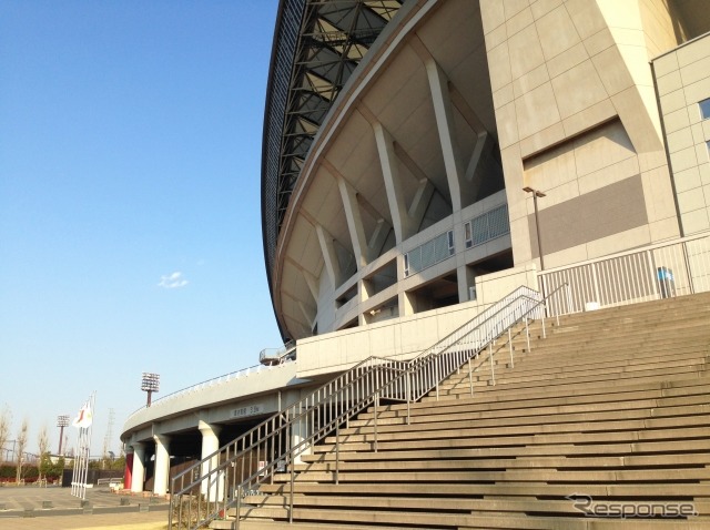 埼玉スタジアム2〇〇2《写真提供 写真AC》