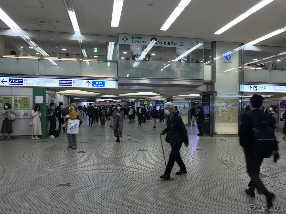 新宿駅《写真撮影 高木啓》
