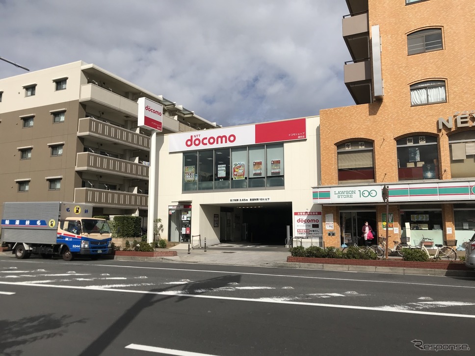 ドコモショップ《写真撮影 高木啓》