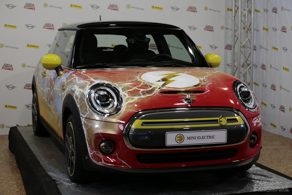 MINI クーパーSE のアートカー。漫画『ザ・フラッシュ』の世界観を表現《photo by MINI》