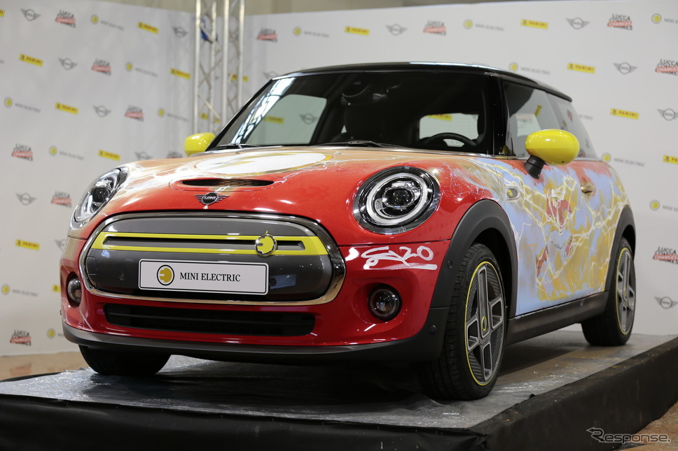 MINI クーパーSE のアートカー。漫画『ザ・フラッシュ』の世界観を表現《photo by MINI》