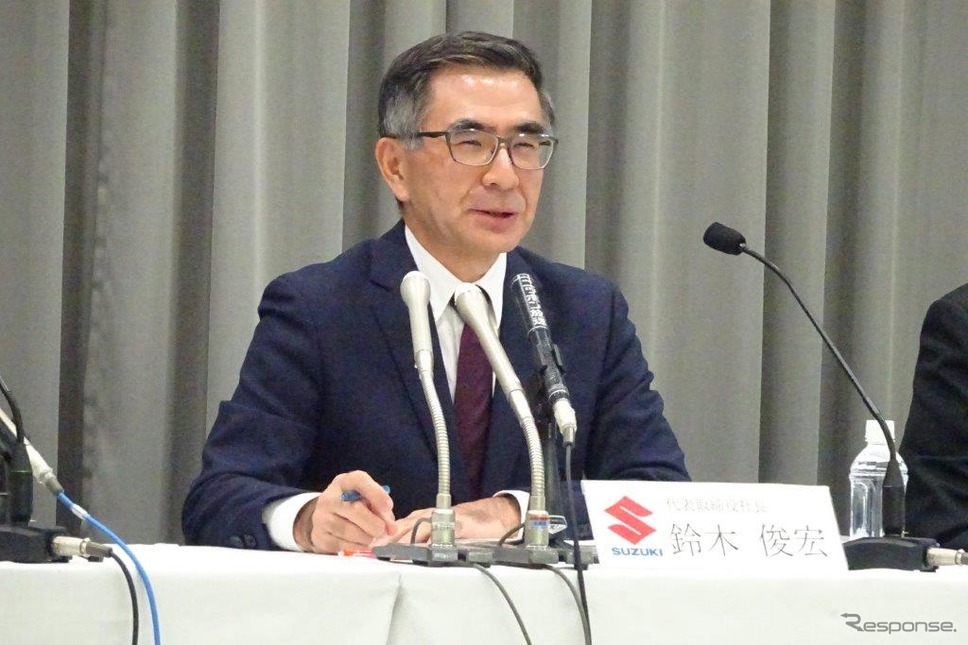 決算を発表するスズキの鈴木俊宏社長（2019年11月、参考画像）《撮影　池原照雄》