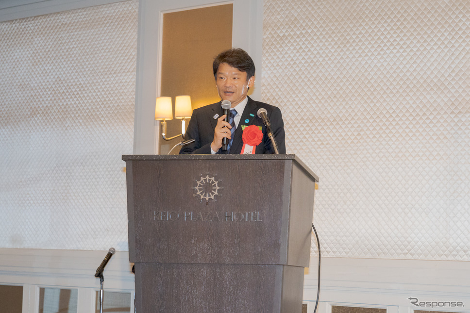 東京都副都知事・宮坂学氏は、テクノロジーの力を使って、西新宿をもっと快適な街へと変貌させたいと語った。《写真撮影 関口敬文》