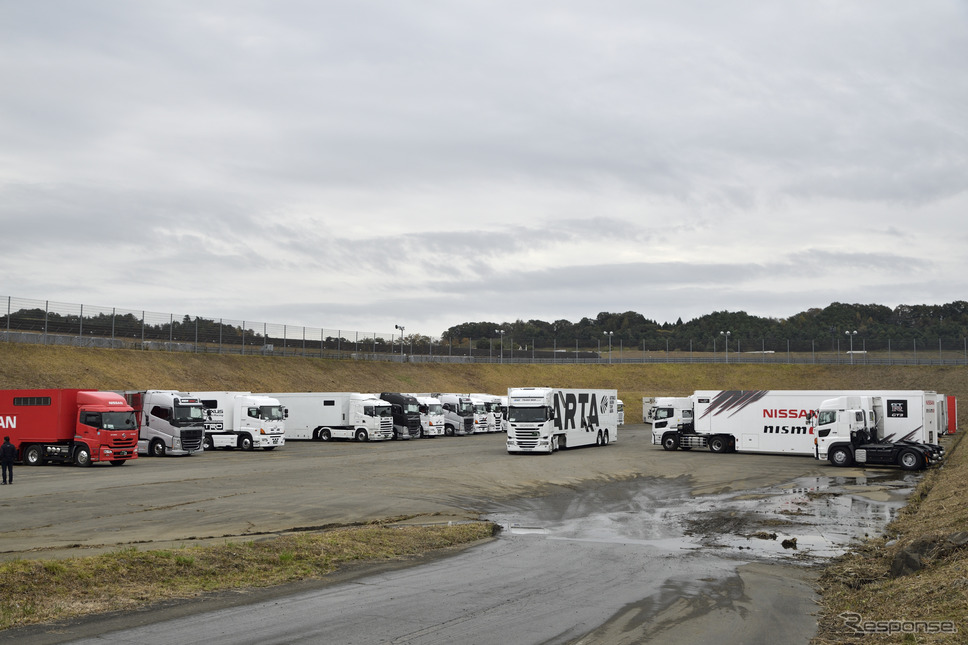 SUPER GT第7戦 ツインリンクもてぎ搬入の様子《撮影 雪岡直樹》