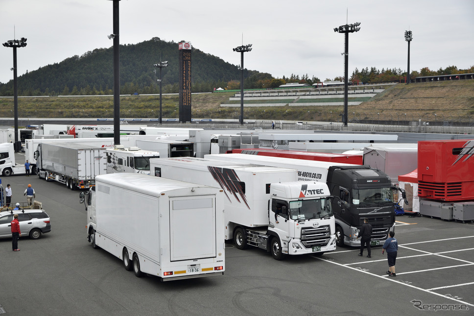 SUPER GT第7戦 ツインリンクもてぎ搬入の様子《撮影 雪岡直樹》