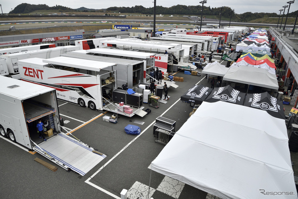 SUPER GT第7戦 ツインリンクもてぎ搬入の様子《撮影 雪岡直樹》