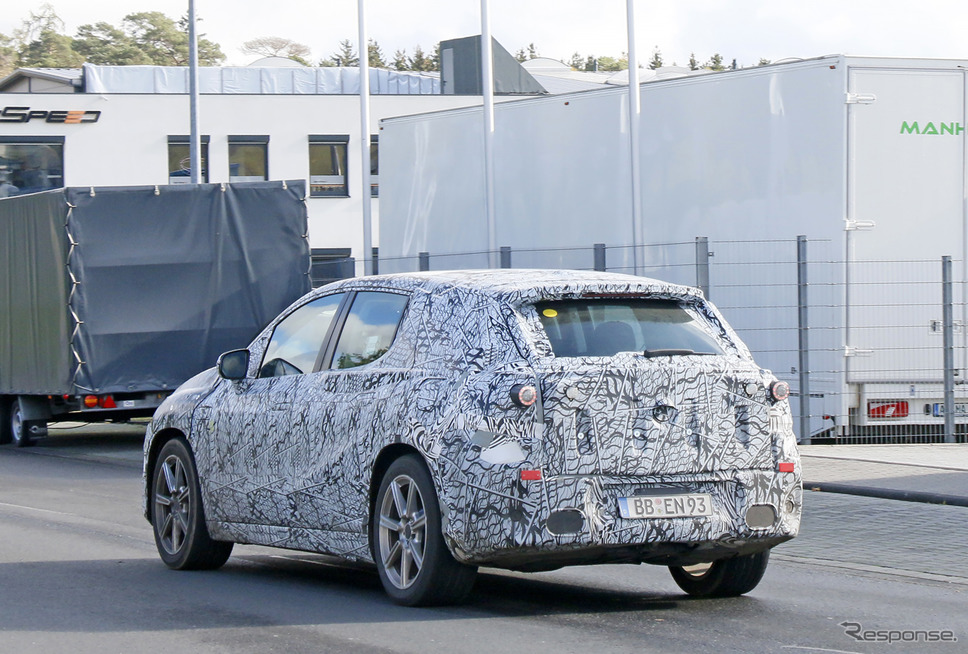 メルセデスベンツ EQS SUV(仮)市販型プロトタイプ(スクープ写真)《APOLLO NEWS SERVICE》