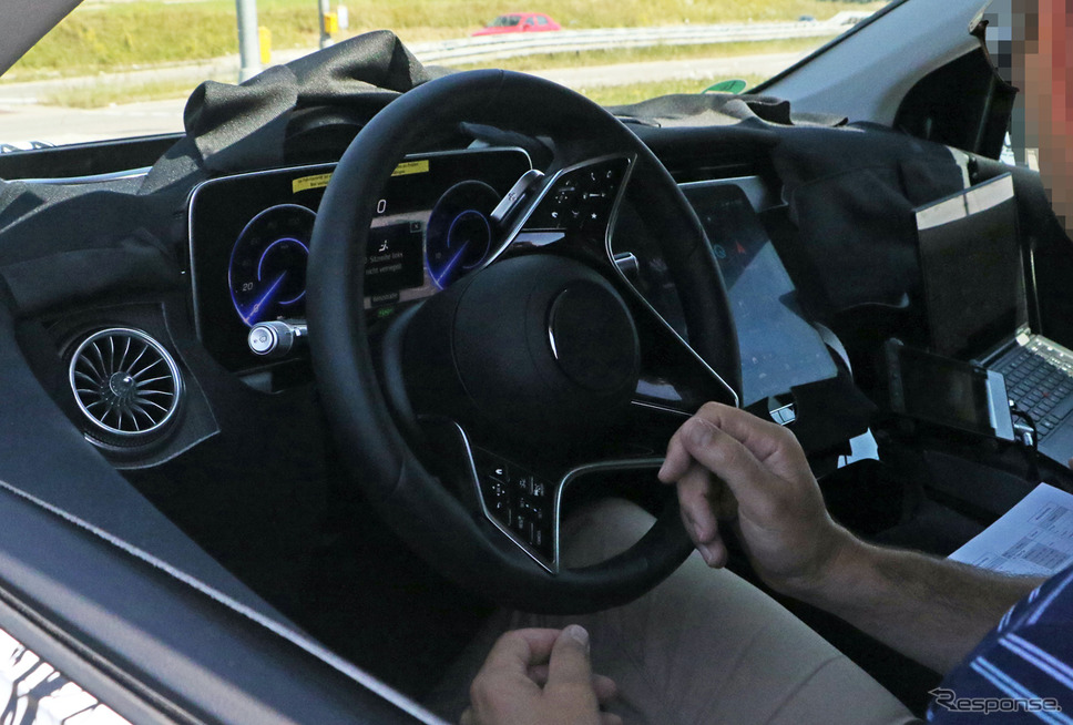 メルセデスベンツ EQS SUV(仮)市販型プロトタイプ(スクープ写真)《APOLLO NEWS SERVICE》