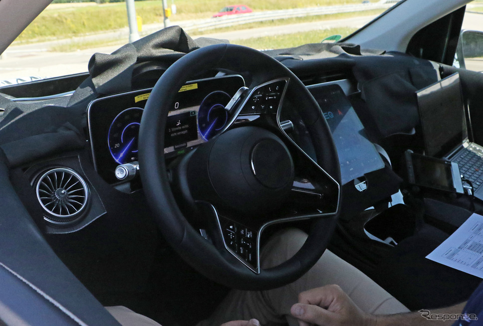 メルセデスベンツ EQS SUV(仮)市販型プロトタイプ(スクープ写真)《APOLLO NEWS SERVICE》