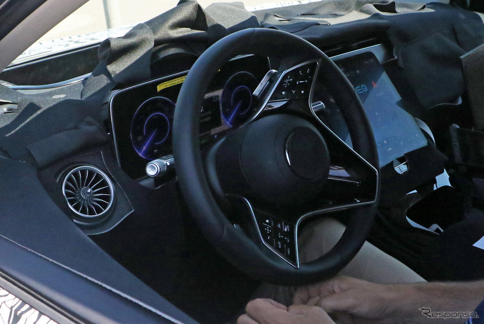 メルセデスベンツ EQS SUV(仮)市販型プロトタイプ(スクープ写真)《APOLLO NEWS SERVICE》
