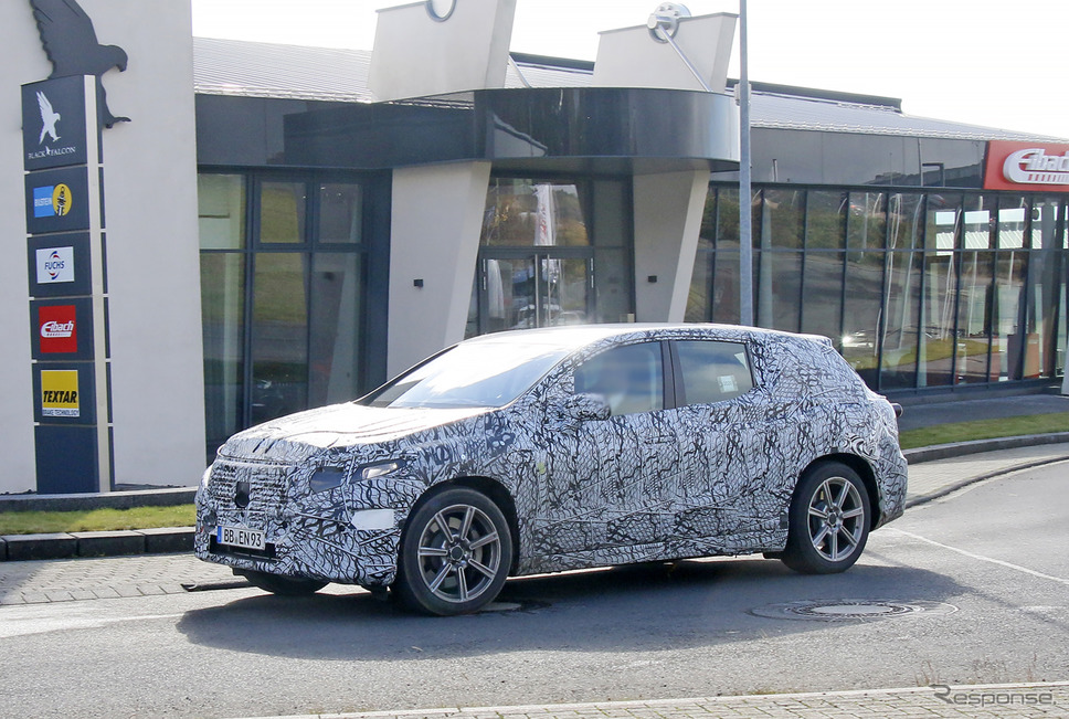 メルセデスベンツ EQS SUV(仮)市販型プロトタイプ(スクープ写真)《APOLLO NEWS SERVICE》