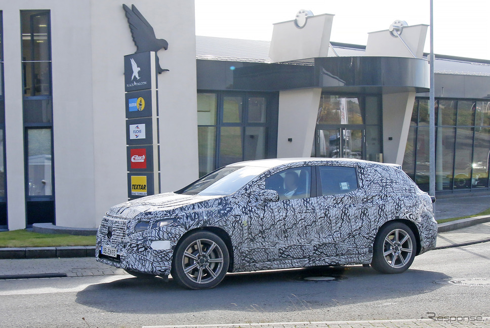 メルセデスベンツ EQS SUV(仮)市販型プロトタイプ(スクープ写真)《APOLLO NEWS SERVICE》