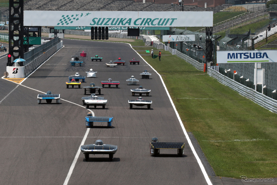 ソーラーカーレース鈴鹿2019:5時間耐久レーススタート《写真提供 モビリティランド》