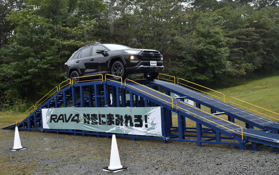トヨタ RAV4 アドベンチャー“オフロードパッケージ”《写真撮影 雪岡直樹》